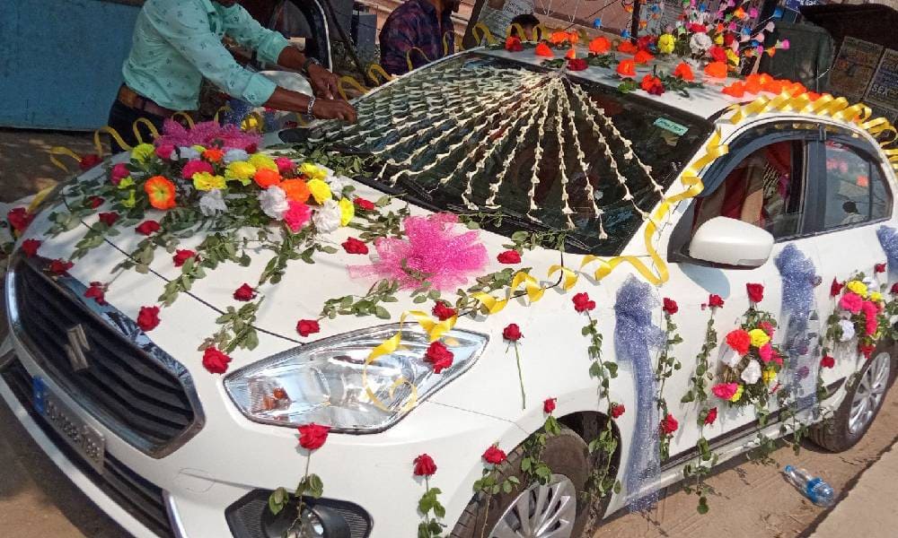 Swift Desire Wedding Car Rental With Decoration