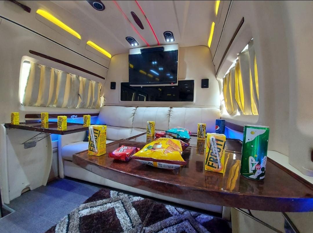 6 Seater Cabin Luxury Traveller